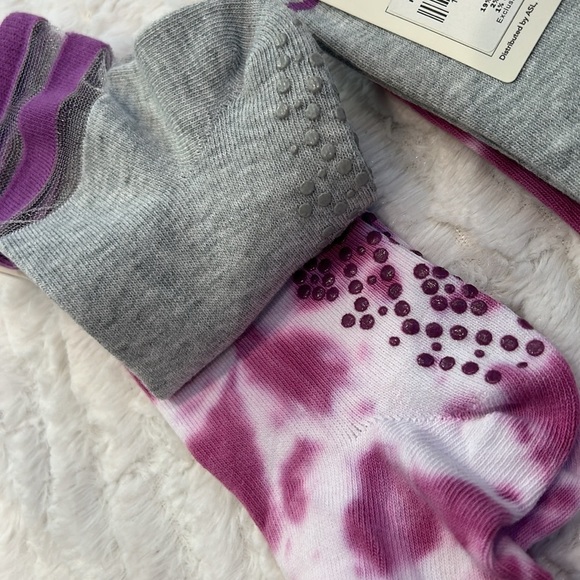 Calia 4 pairs of studio socks with grip tie-dye pink and gray new w tags medium - Picture 5 of 7